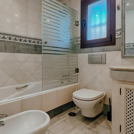 Helecho Villa Marbella